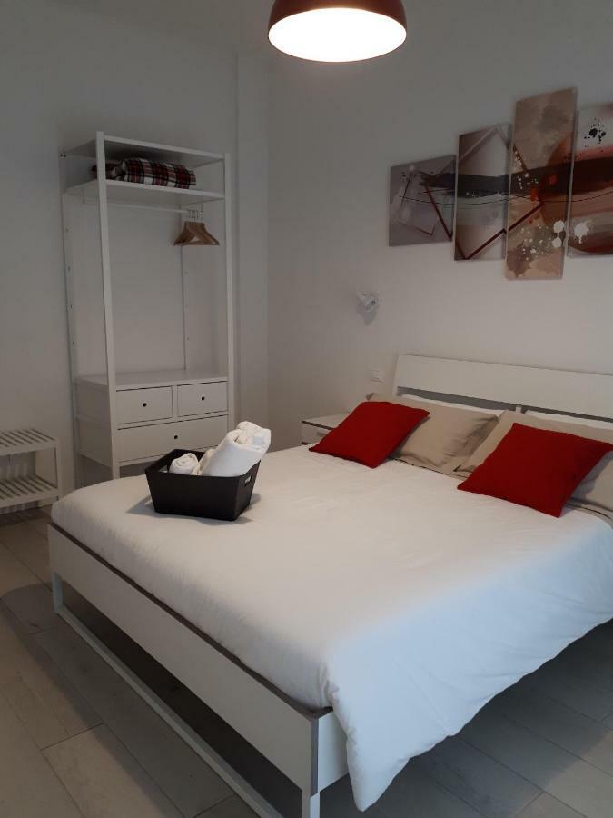 Soleluna Fiera 6 Rooms Bologne Extérieur photo
