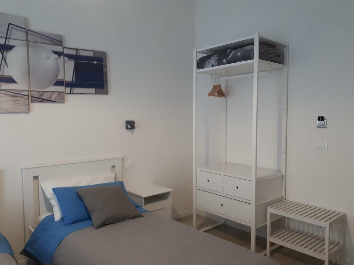 Soleluna Fiera 6 Rooms Bologne Extérieur photo